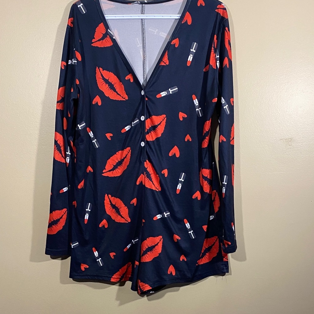 Lipstick Lips Print Sleep Romper Cozy Lounge Stretch PJ Rainy Day Size XL